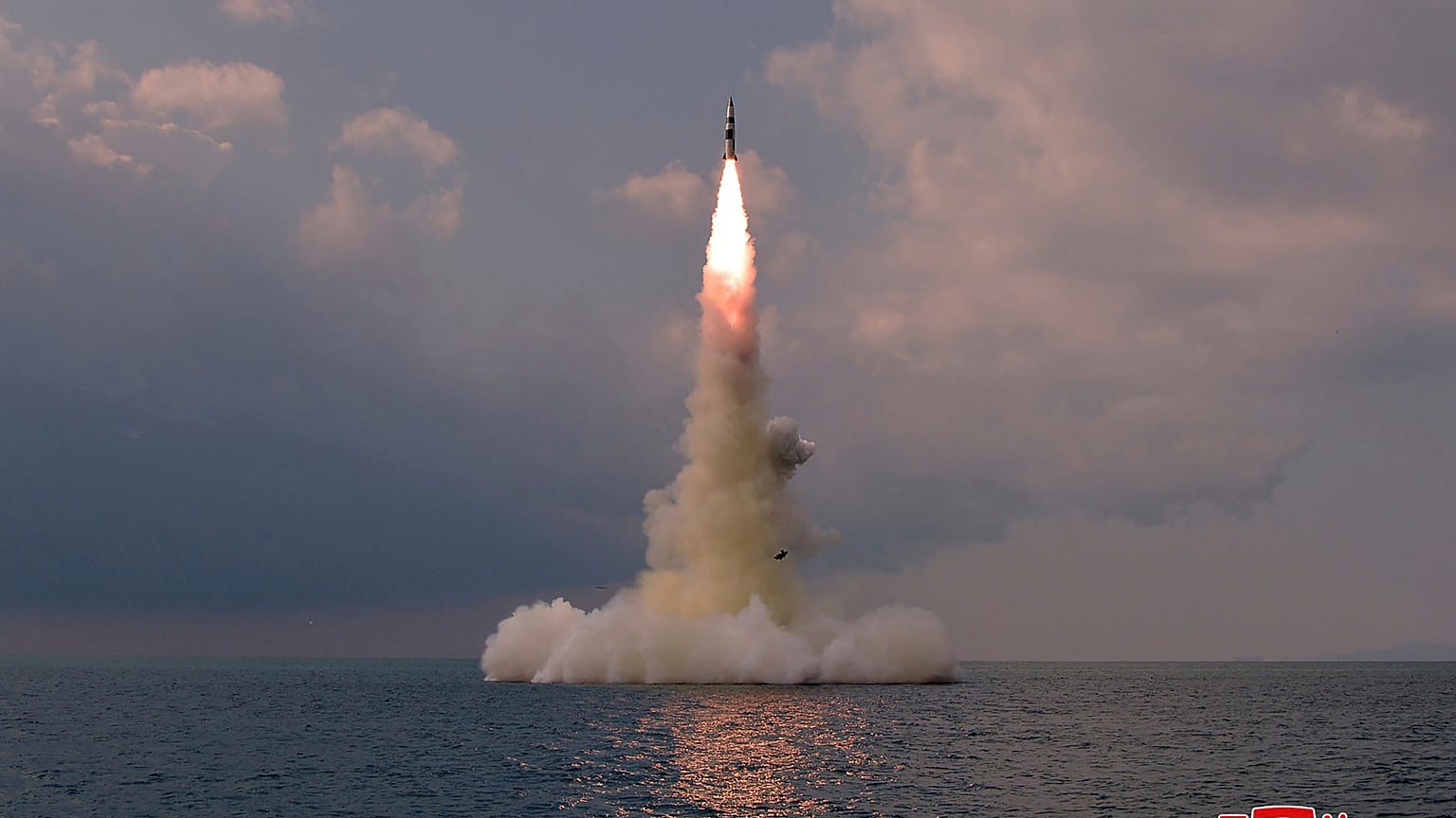 Испытания баллистической ракеты в Северной Корее 19 октября 2021