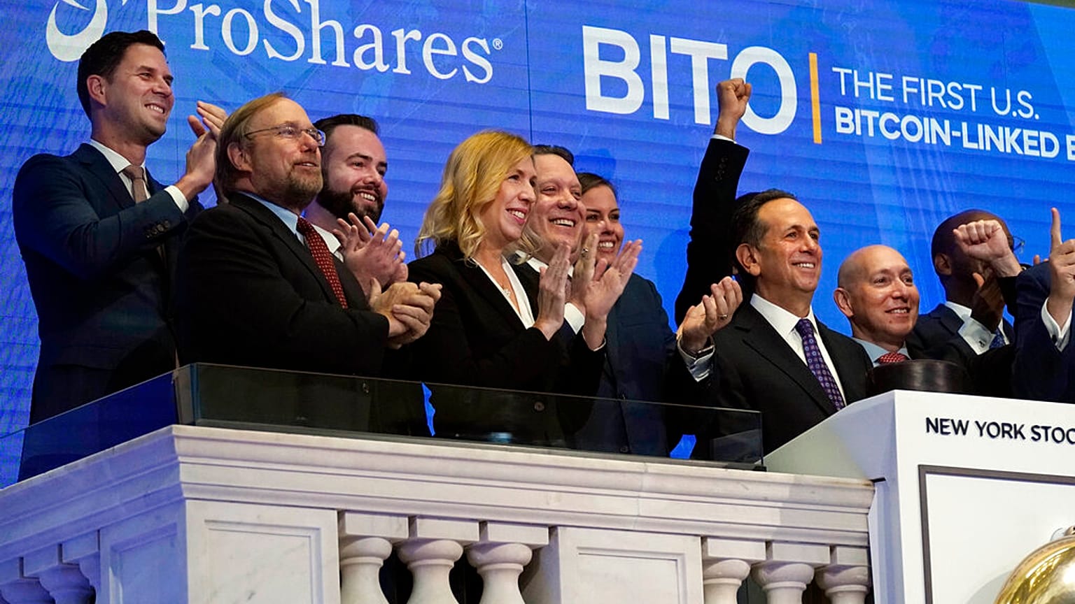 ABD'nin bitcoin tabanlı ilk borsa yatırım fonu BITO koduyla işlem görmeye başladı