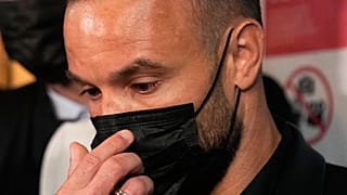 Mathieu Valbuena de máscara negra na primeira sessão do julgamento