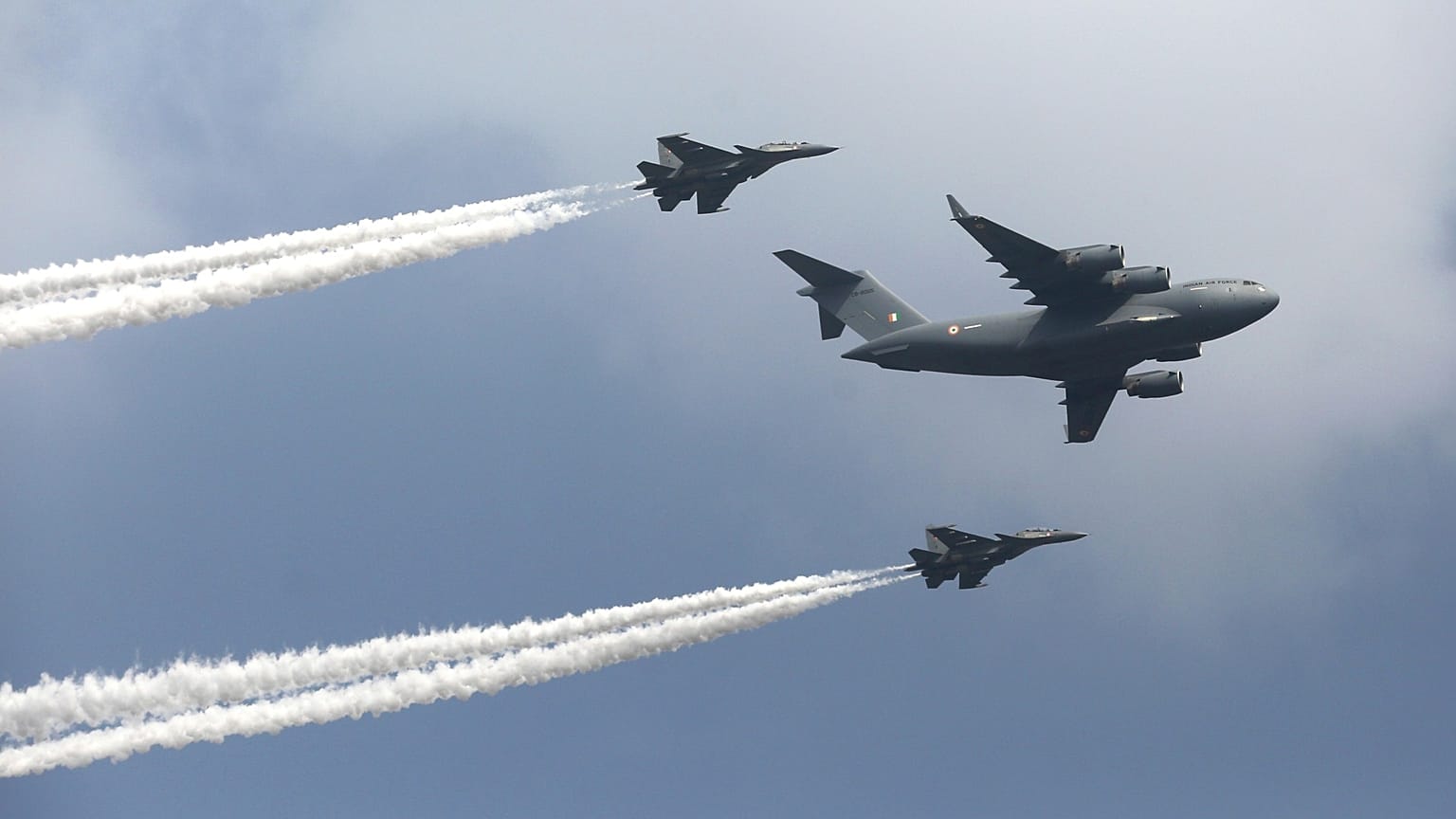 Rus "Su-30" model savaş uçakları 