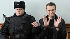 Задержанный Алексей Навальный. Март 2017 года