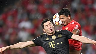 Lucas Veríssimo disputa a bola com Robert Lewandoski