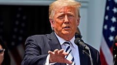Facebook ve Twitter'ın yasakladığı Trump, teknoloji devlerine rakip 'TRUTH Social'i kurdu