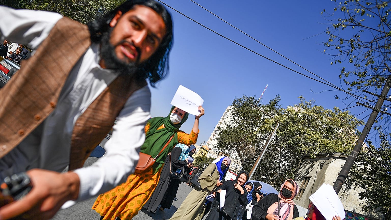 Frauendemonstration in Kabul: Taliban gehen gegen Journalisten vor