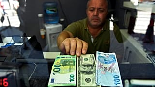 Karar sonrası dolar ve euro rekor tazeledi