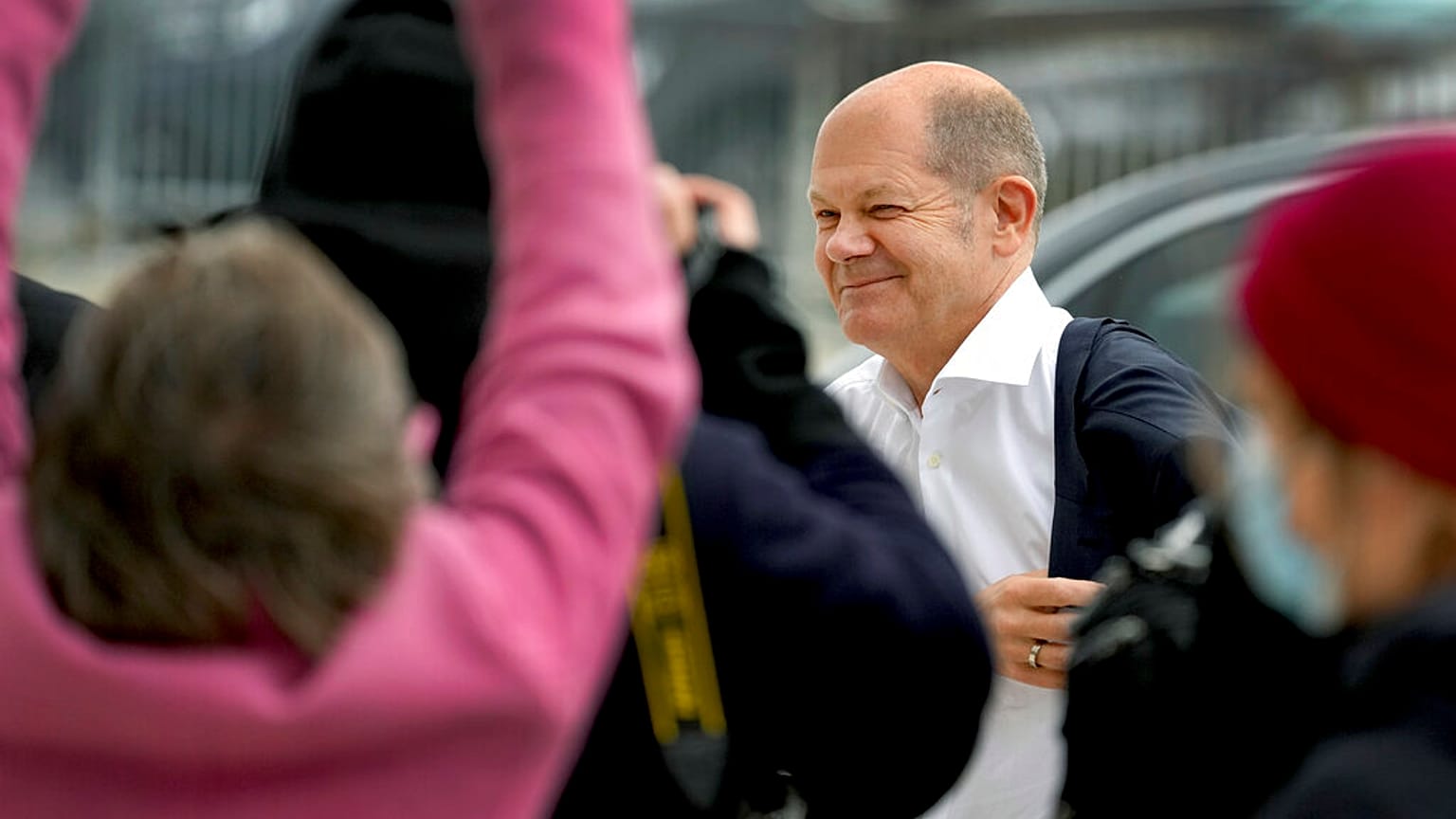 Les médias allemands qualifient déjà M. Scholz de "chancelier de la Saint-Nicolas".