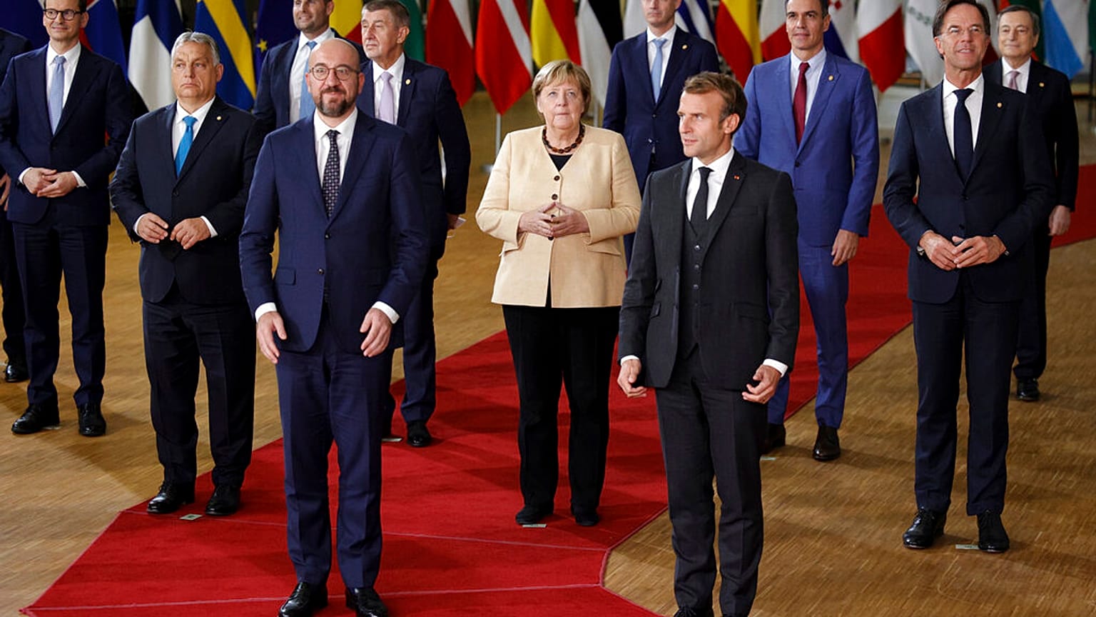 Részsiker péntek hajnalra az uniós csúcson