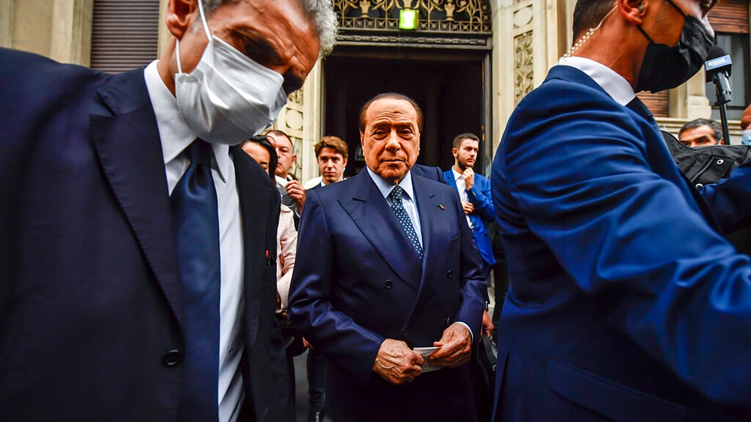 Berlusconi, 3 Ekim'de düzenlenen yerel seçimde oy kullandı