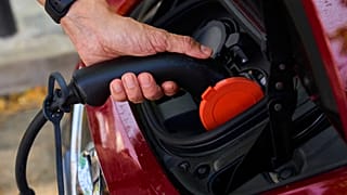 Rechargement d'une voiture hybride