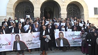 وقفة احتجاجية لمحامين أمام قصر العدالة 