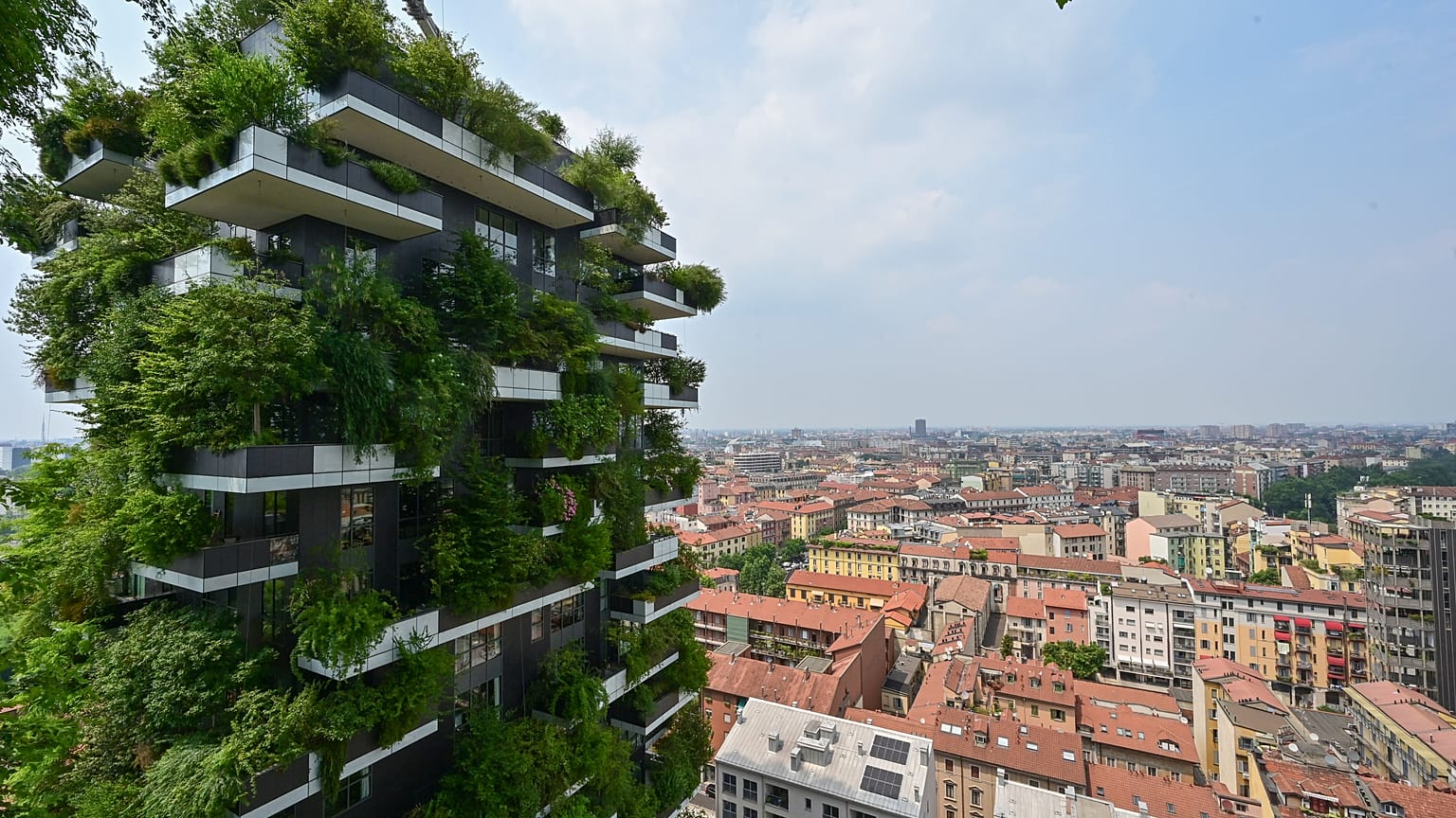 A Bosco Verticale egyik tornya