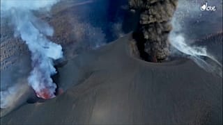 الحمم البركانية جزيرة لابالما الإسبانية  