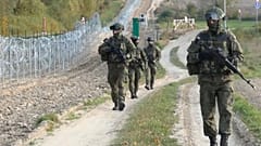 Polnische Soldaten an der belarussischen Grenze
