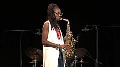 Lakecia Benjamin si esibisce a Jazz and Wine 