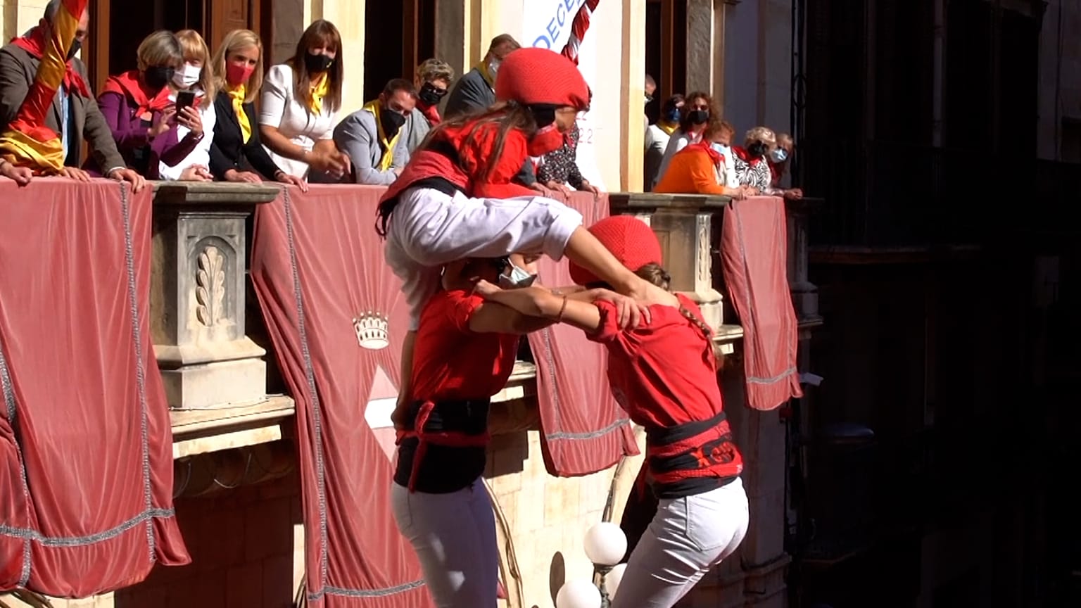 First 'human towers' in Barcelona since the pandemic