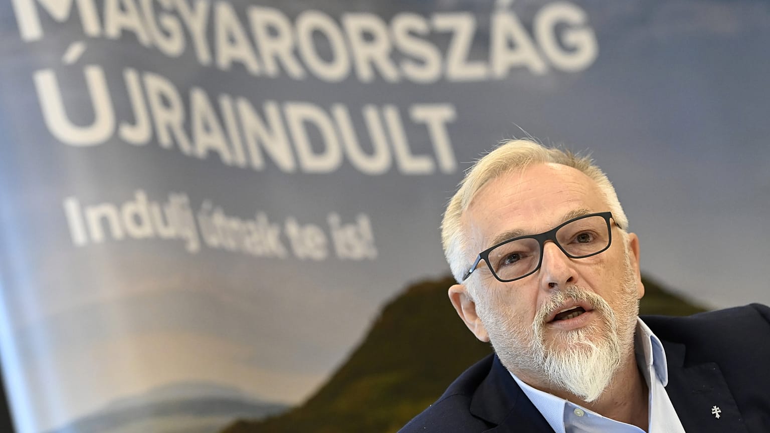 Hernádi Zsolt a Grand Hotel Esztergom sajtóbemutatóján 2021. szeptember 20-án, mely projektbe a MOL 12 milliárd forinttal száll be