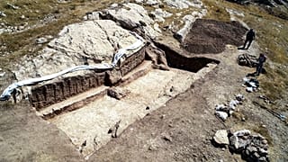 Arkeologlar, Irak'ta 2 bin 700 yıllık şarap fabrikası keşfetti