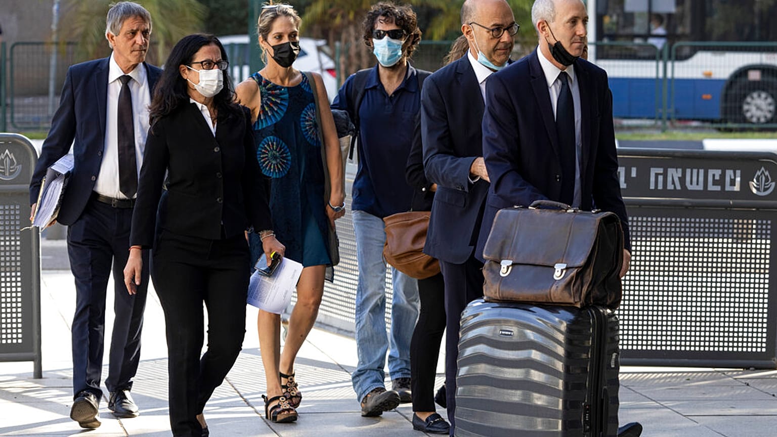 La zia paterna di Eitan, Aya Biran, all'arrivo in tribunale a Tel Aviv