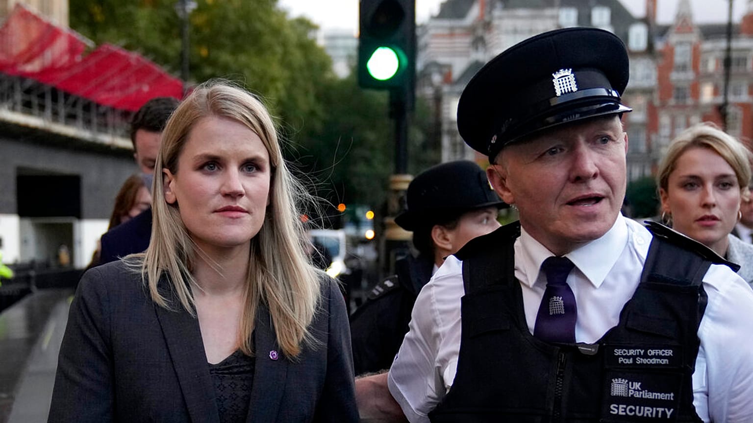 Eski Facbook çalışanı Frances Haugen Londra'da