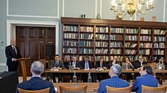 Ο Έλληνας ΥΠΕΞ, Νίκος Δένδιας, στο Λονδίνο