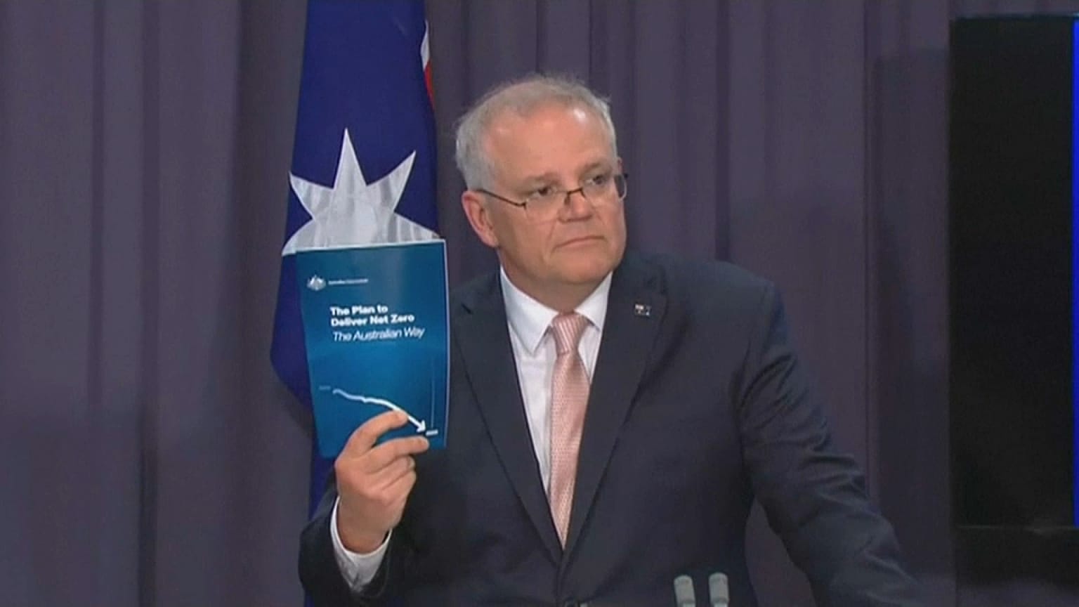 Scott Morrison anunciando su plan de cero emisiones de carbono para 2050, 26/10/2021, Canberra, Australia