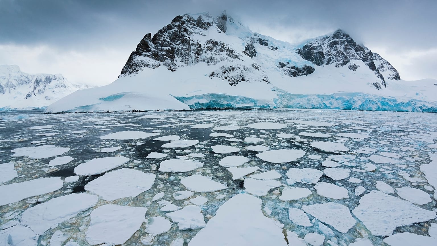 A view of the melting ice in Antartica.