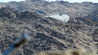 خط المواجهة في الجوبة بين المتمردين الحوثيين المدعومين من إيران قوات التحالف بقيادة السعودية في محافظة مأرب شمال شرق البلاد.
