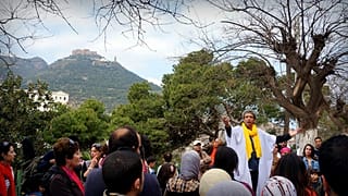 صدّيق ماحي يُناضل لإنقاذ مهنة الحكواتي من الاندثار في الجزائر