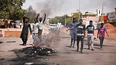 Putschisten-General in Sudan: Abgesetzter Premier "bei mir zu Hause"