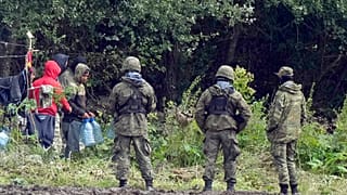 Polonia, dal parlamento via libera al muro anti-migranti al confine bielorusso