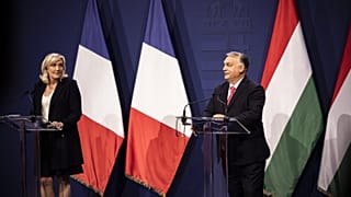 Marine Le Pen és Orbán Viktor sajtótájékoztatója a Karmelita kolostorban