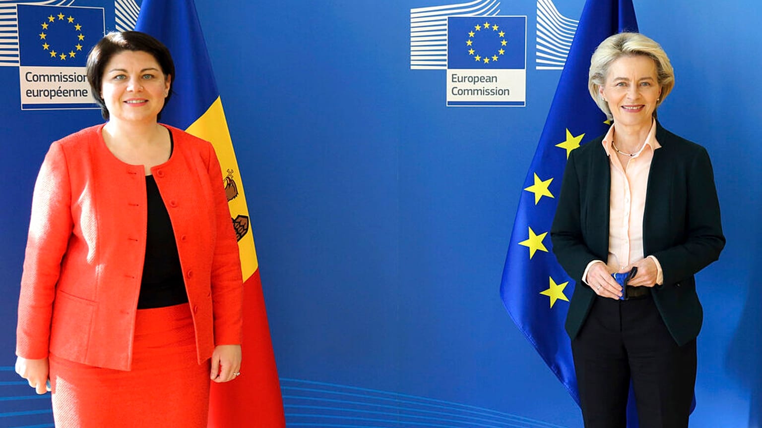A sinistra: il primo ministro moldavo Natalia Gavrilița a Bruxelles con Urisula von der Leyen (27.10.2021).