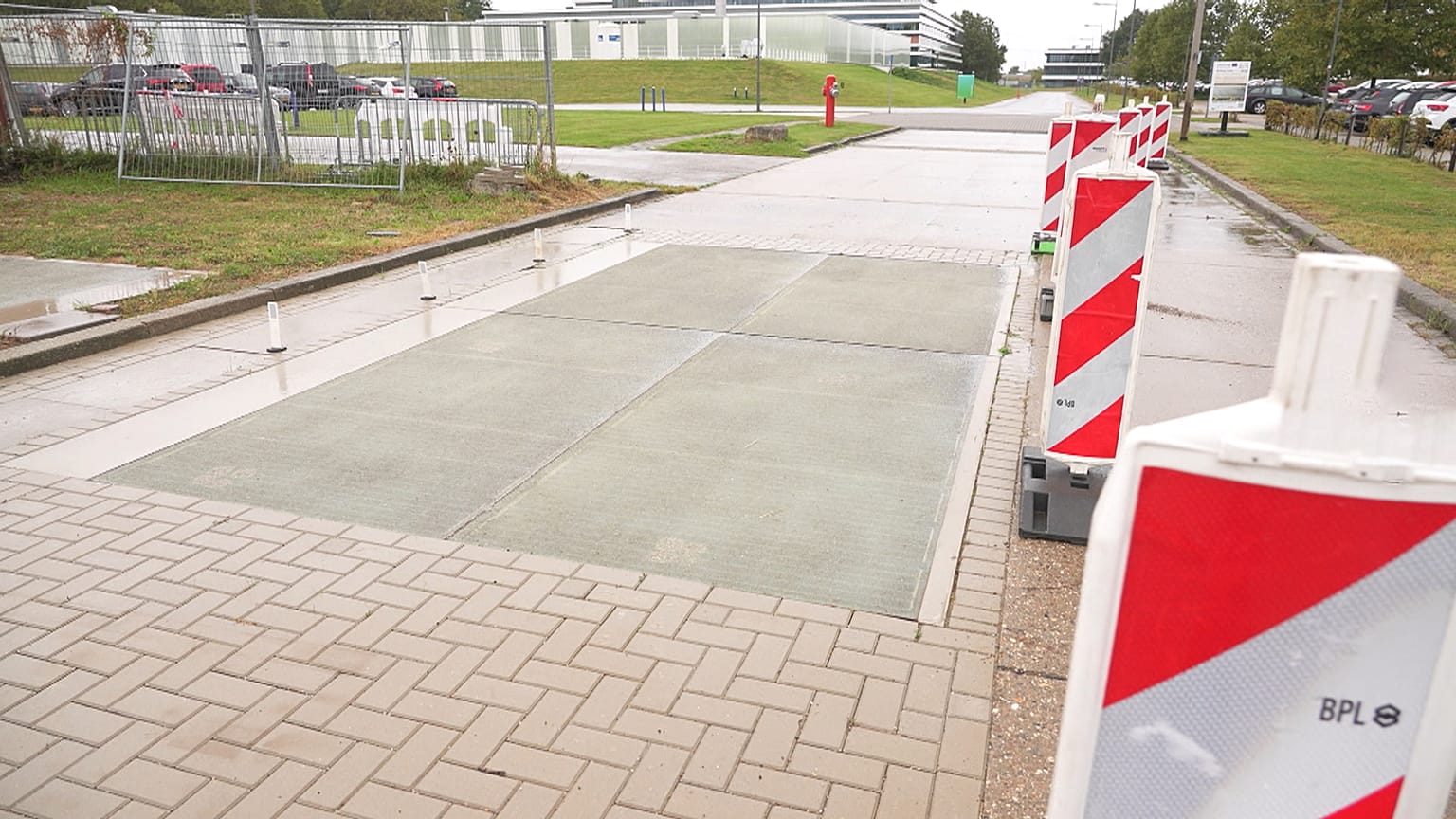 Nagy reményt fűznek a napelemes útburkolathoz Hollandiában