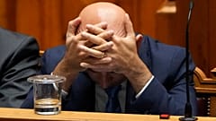 Ministro das Finanças João Leão durante a sessão da votação do OE2022