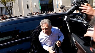 Macri arriva in tribunale a Dolores