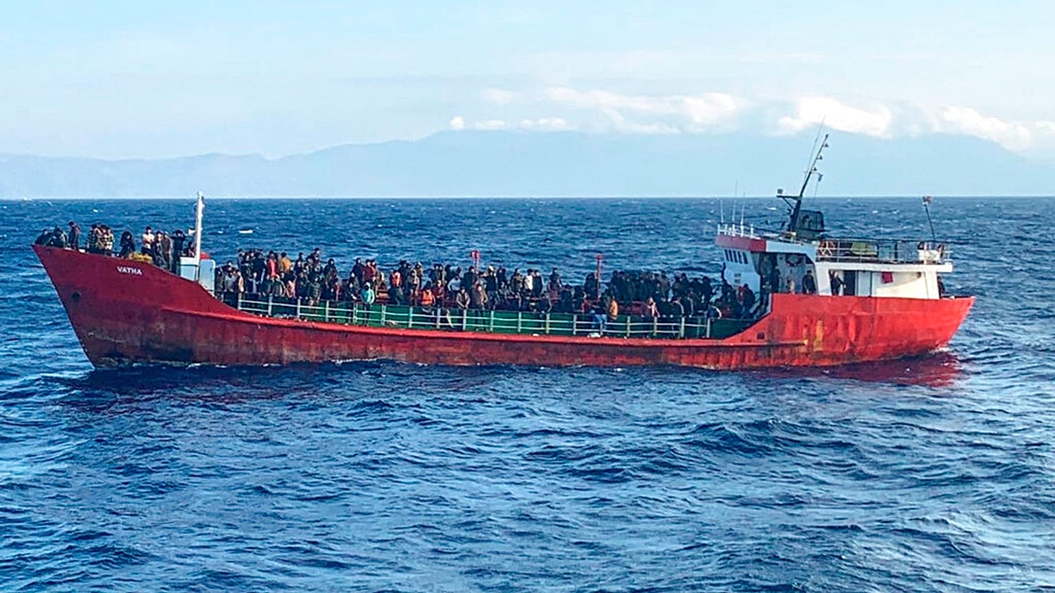 Πλοίο με μετανάστες ανοιχτά της Κρήτης - φώτο αρχείου