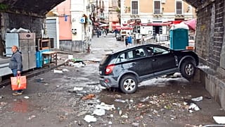 Életkép Catainiából a vihar első hulláma után
