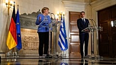 Almanya Başbakanı Angela Merkel ile Yunanistan Başbakanı Krikayos Miçotakis 
