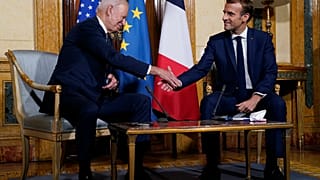 Joe Biden et Emmanuel Macron lors de leur rencontre au Vatican, vendredi 29 septembre 2021