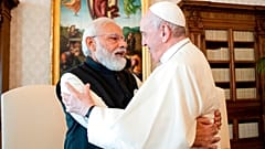 Indischer Premierminister Modi beim Papst: Geschenke und Umarmungen