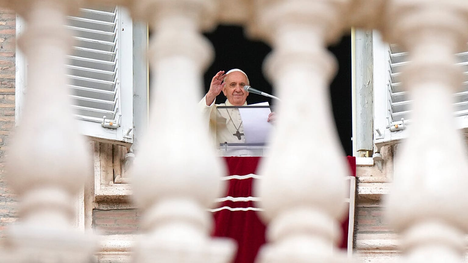 Papa Francisco durante o Angelus, esta segunda-feira