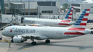 American Airlines reincorpora personal en plena ola de cancelaciones