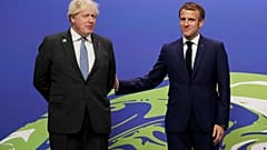 İngiltere Başbakanı Boris Johnson (solda), Fransa Cumhurbaşkanı Emmenuel Macron (sağda)