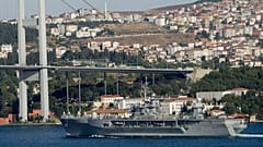 ABD Donanması'na ait USS Mount Whitney savaş gemisi (arşiv) 