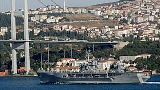ABD Donanması'na ait USS Mount Whitney savaş gemisi (arşiv)