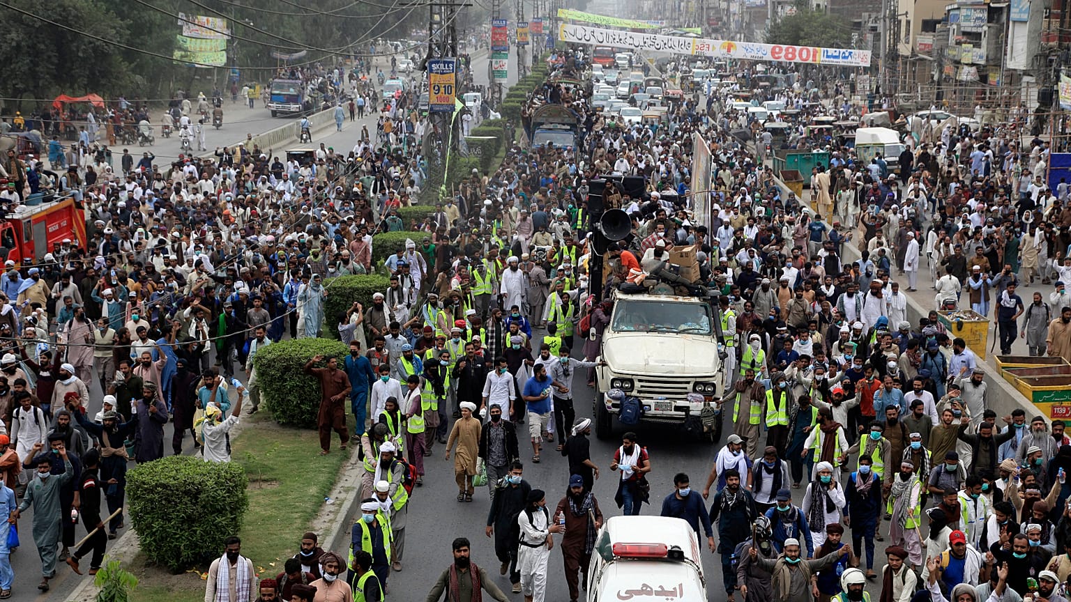 Pakistan'da yasaklı Tahrik-i Lebbeyk Pakistan Partisi (TLP) üyeleri