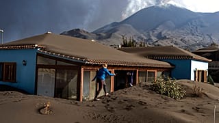 Asche ohne Ende durch den Vulkanausbruch auf La Palma