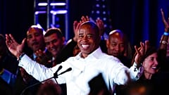 Der neue Bürgermeister von New York City Eric Adams feiert seinen Wahlsieg