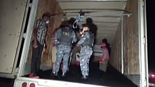 El camión en el que estaban los inmigrantes