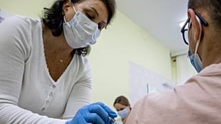 Oltás a békéscsabai Réthy Pál kórházban